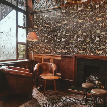 The Black Lion Pub & Boutique Guesthouse-2
